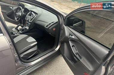 Хэтчбек Ford Focus 2013 в 