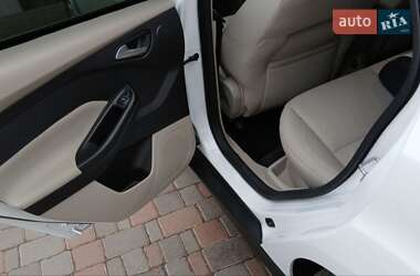 Хэтчбек Ford Focus 2013 в 