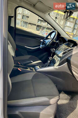 Хетчбек Ford Focus 2014 в 