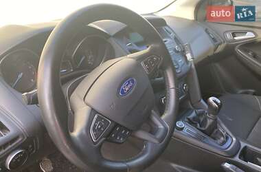 Хэтчбек Ford Focus 2016 в 