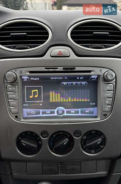 Универсал Ford Focus 2010 в 
