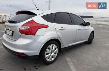 Хетчбек Ford Focus 2013 в Пустомитах