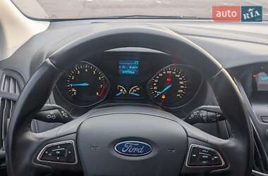 Хэтчбек Ford Focus 2016 в 