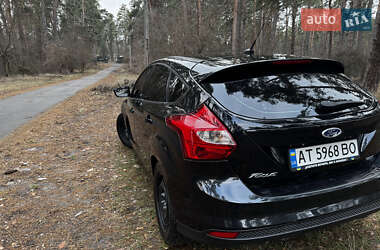Хэтчбек Ford Focus 2013 в 