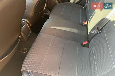 Хэтчбек Ford Focus 2011 в 