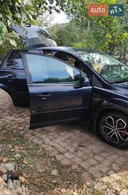 Хэтчбек Ford Focus 2007 в 