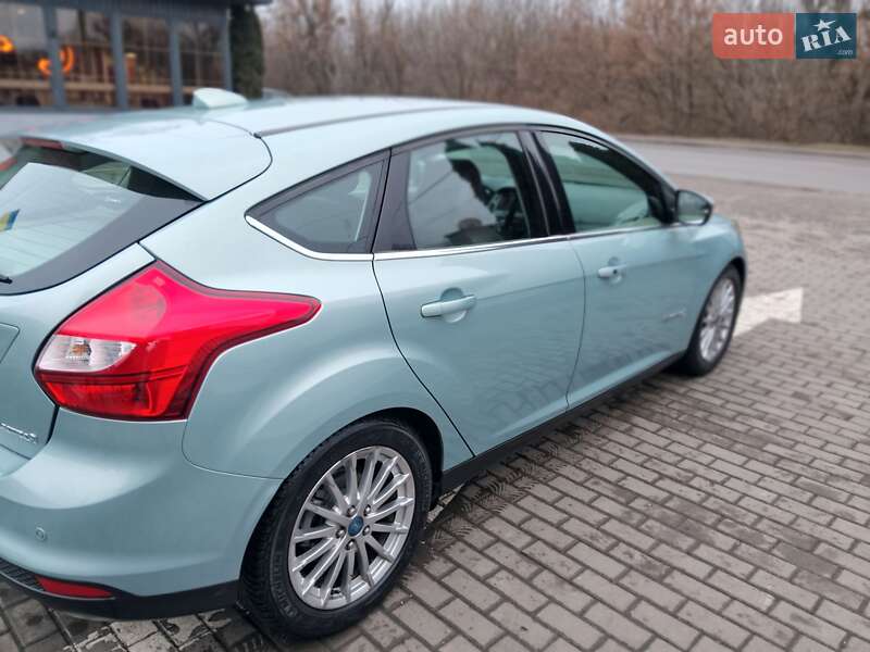 Хэтчбек Ford Focus 2012 в Луцке фото 5 Хэтчбек Ford Focus 2012 в Луцке