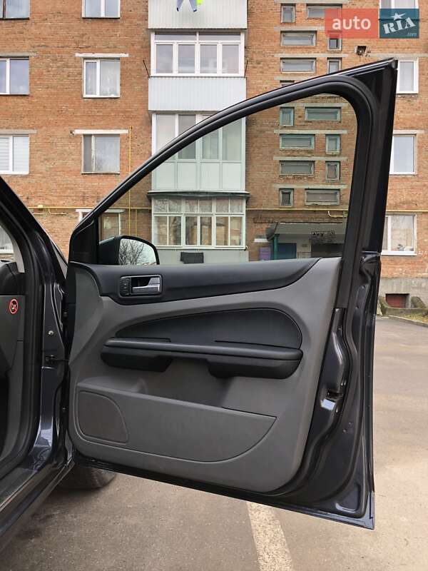 Седан Ford Focus 2008 в Калиновке