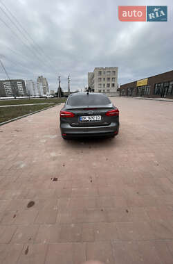 Седан Ford Focus 2016 в 