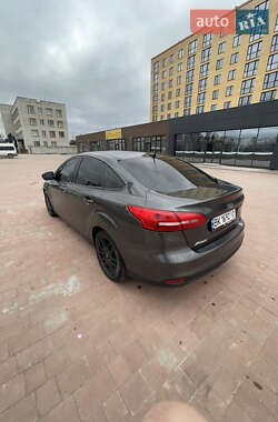 Седан Ford Focus 2016 в 
