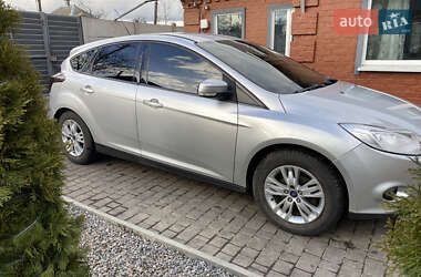 Хэтчбек Ford Focus 2011 в 
