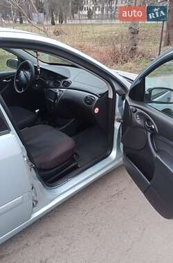 Хэтчбек Ford Focus 2004 в 