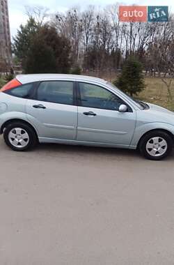 Хэтчбек Ford Focus 2004 в 