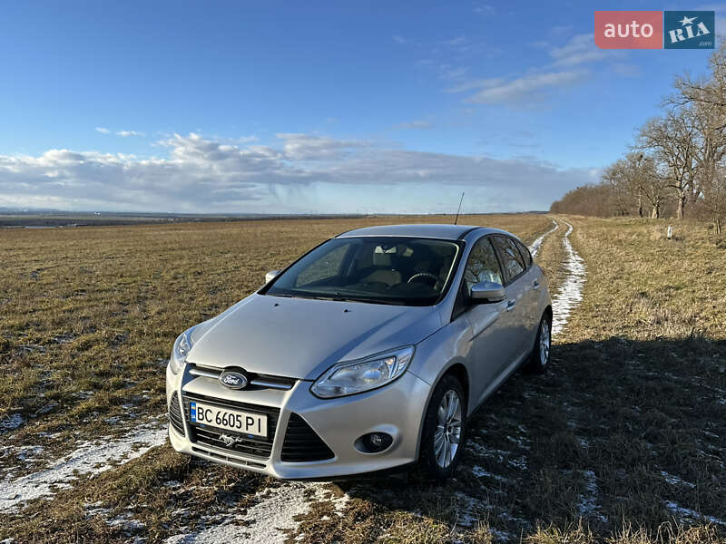 Хэтчбек Ford Focus 2011 в Черновцах