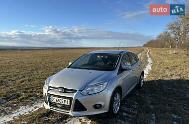 Хэтчбек Ford Focus 2011 в 
