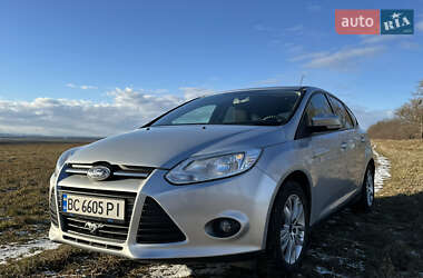 Хэтчбек Ford Focus 2011 в 