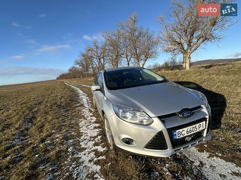Хэтчбек Ford Focus 2011 в Черновцах