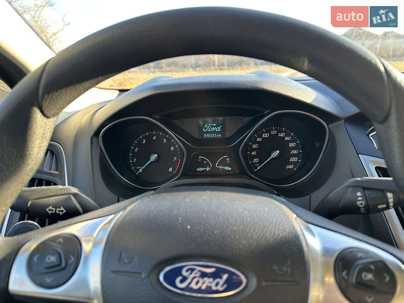 Хэтчбек Ford Focus 2011 в Черновцах