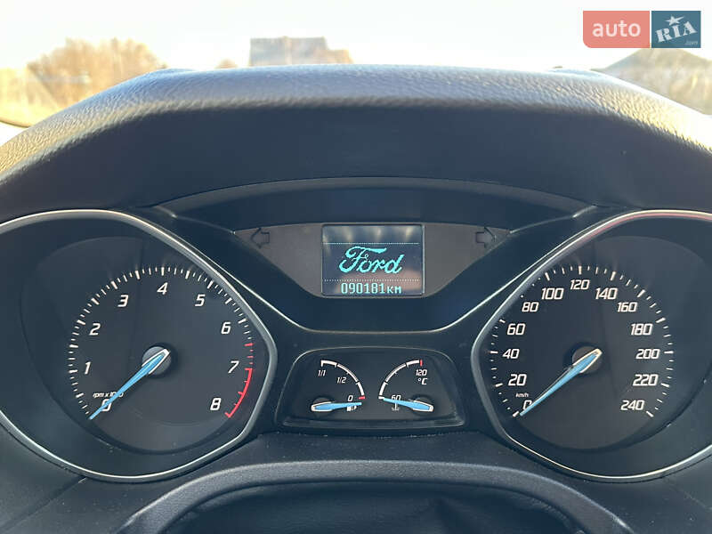 Хэтчбек Ford Focus 2011 в Черновцах