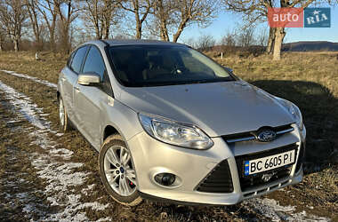 Хэтчбек Ford Focus 2011 в 
