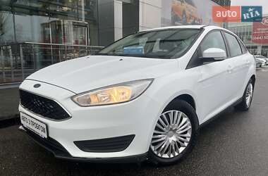 Седан Ford Focus 2016 в Киеве