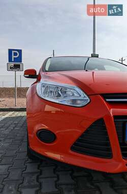 Хэтчбек Ford Focus 2014 в 