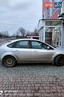 Хэтчбек Ford Focus 2011 в 