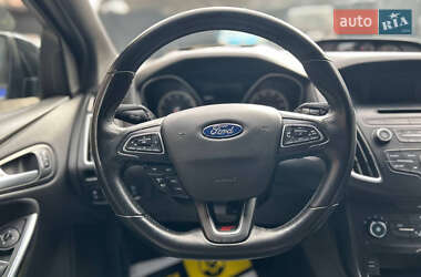 Хетчбек Ford Focus 2015 в Чернівцях