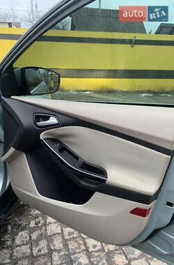 Хэтчбек Ford Focus 2013 в 
