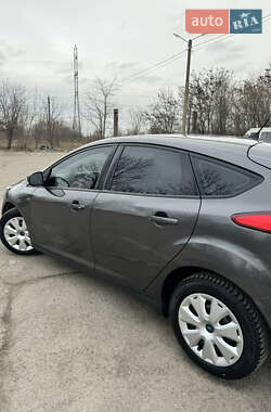 Хэтчбек Ford Focus 2015 в 