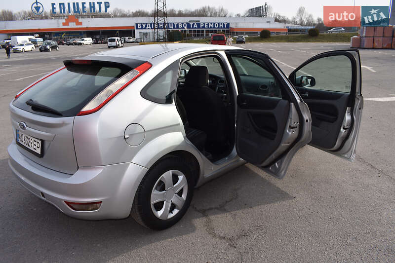 Хетчбек Ford Focus 2010 в Ужгороді