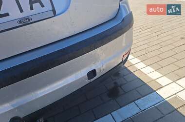 Хэтчбек Ford Focus 2005 в 