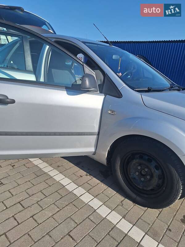 Хетчбек Ford Focus 2005 в Калуші