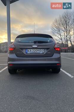 Хэтчбек Ford Focus 2014 в Киеве