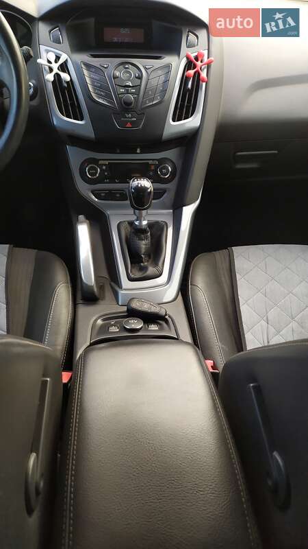 Універсал Ford Focus 2011 в Золочеві
