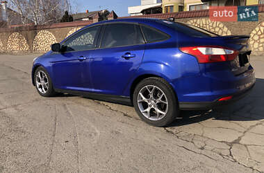 Седан Ford Focus 2012 в 