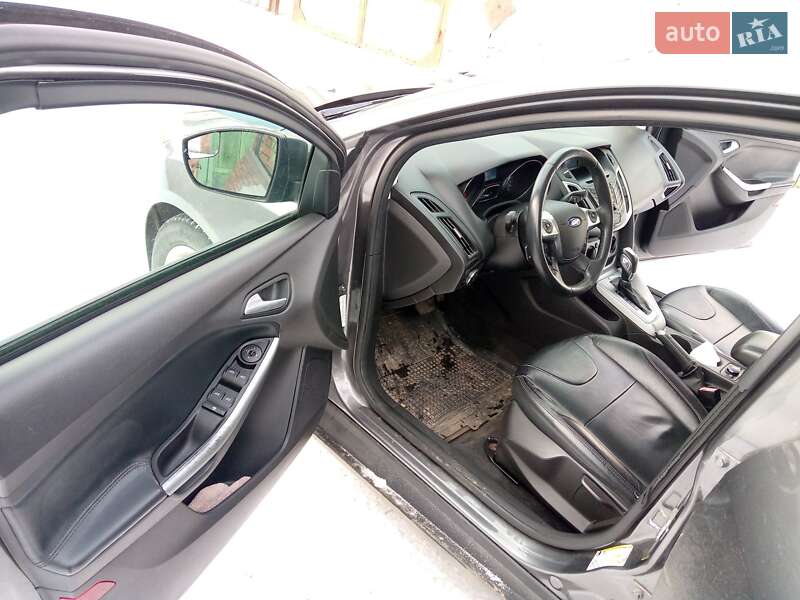 Хэтчбек Ford Focus 2012 в Ватутино