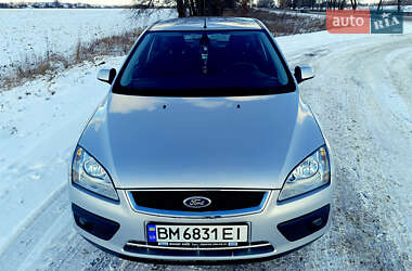 Хэтчбек Ford Focus 2005 в Ромнах