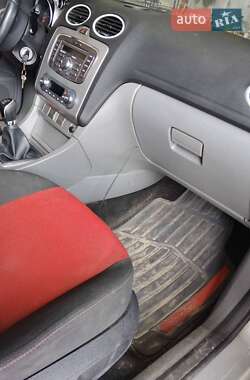 Универсал Ford Focus 2010 в 