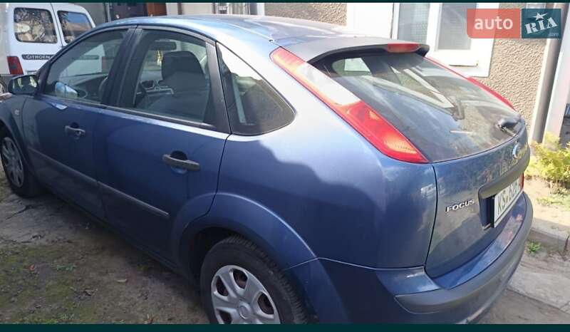 Хэтчбек Ford Focus 2005 в Черновцах
