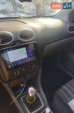 Хэтчбек Ford Focus 2010 в 