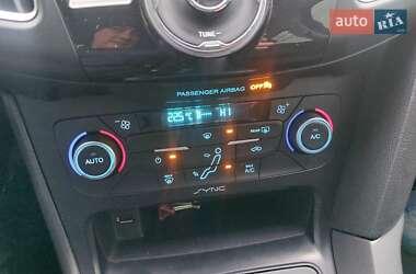 Седан Ford Focus 2017 в 