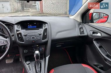 Хетчбек Ford Focus 2016 в 