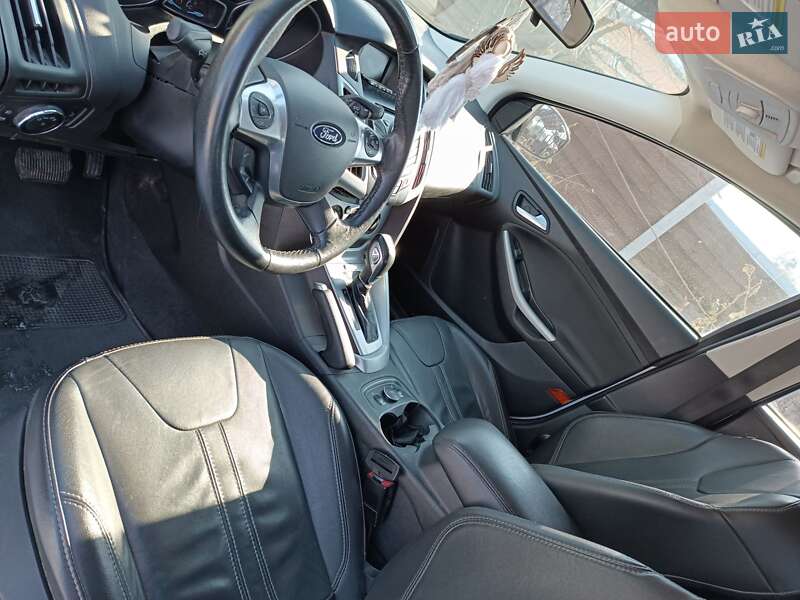 Хэтчбек Ford Focus 2014 в Киеве