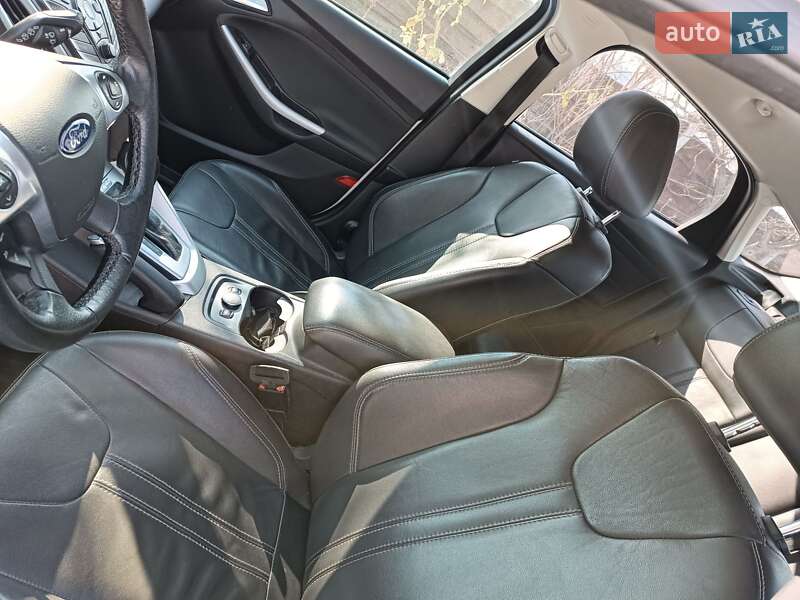 Хэтчбек Ford Focus 2014 в Киеве