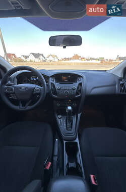 Седан Ford Focus 2015 в 