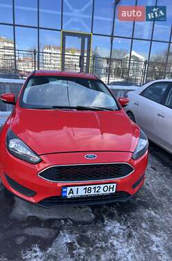 Хэтчбек Ford Focus 2015 в Вишневом