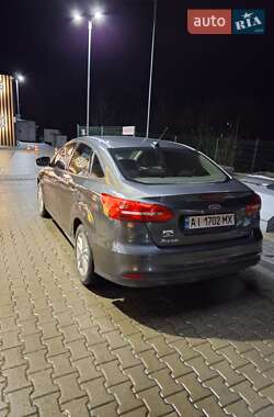 Седан Ford Focus 2015 в 