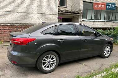 Седан Ford Focus 2015 в 