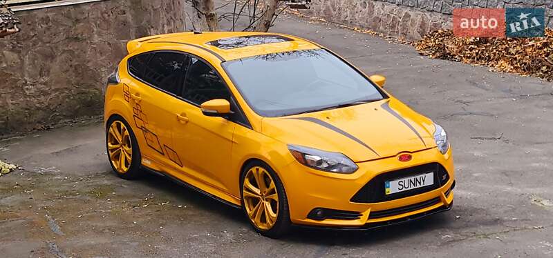 Хэтчбек Ford Focus 2013 в Киеве фото 2 Хэтчбек Ford Focus 2013 в Киеве